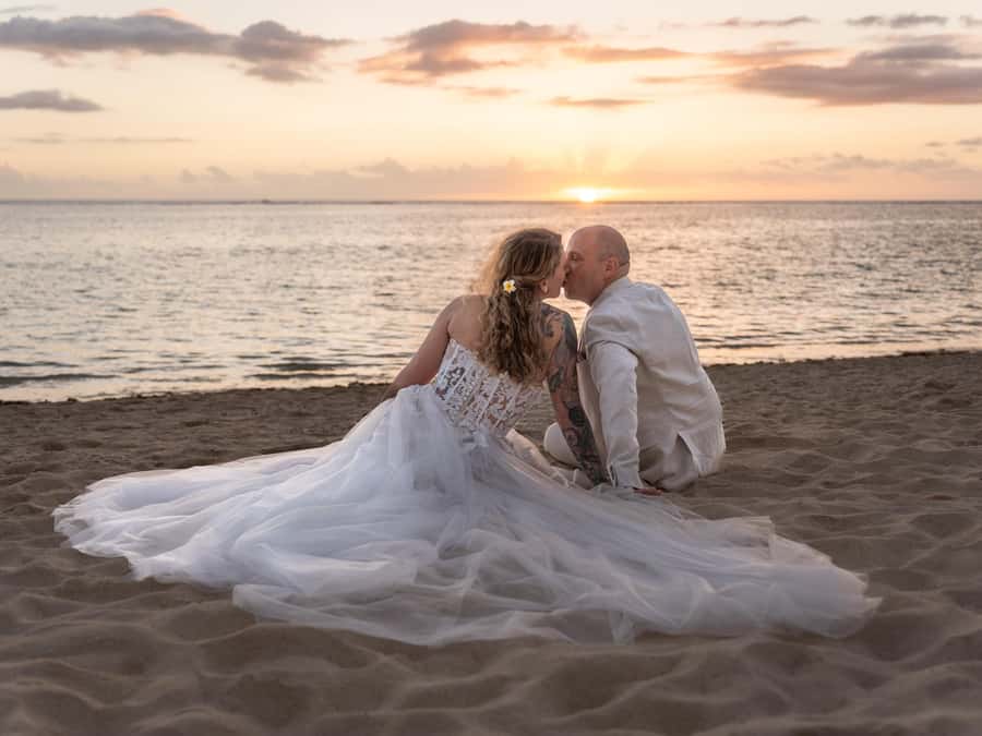 Mauritius: Sunset photoshoot (Honeymoon/family shoots) - What happens during the 90-minute session
