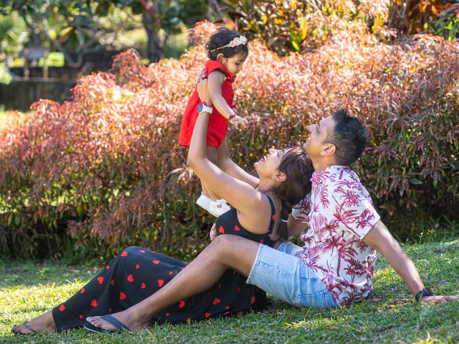 Mauritius: Sunset photoshoot (Honeymoon/family shoots) - What is included, and what you need to arrange