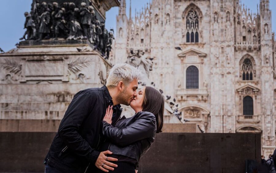 Milan: Private Professional Photoshoot at the Duomo - Piazza del Duomo: the one essential photo stop