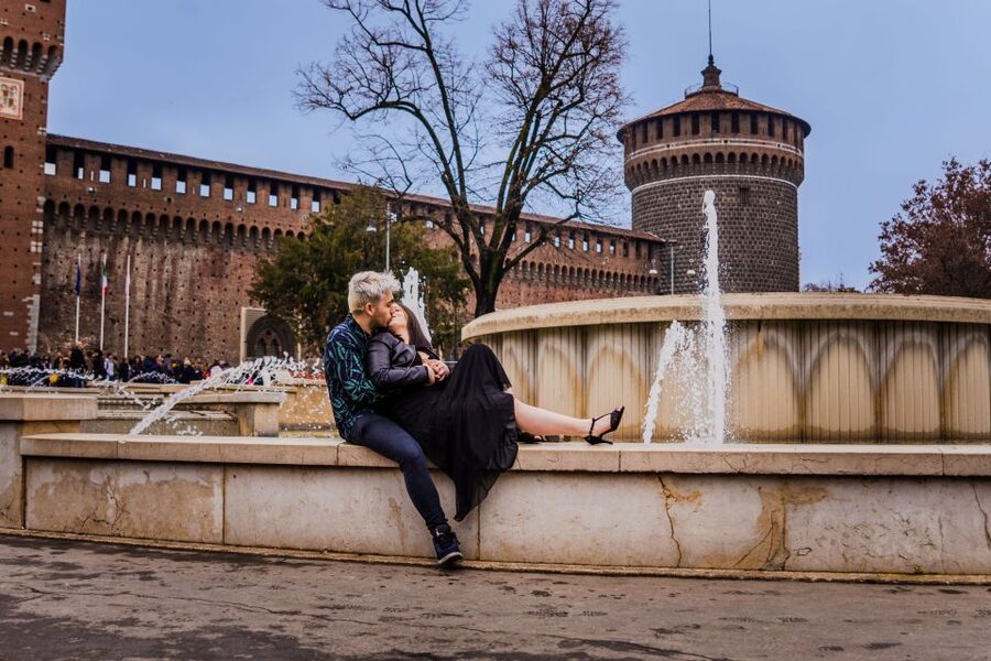 Milan: Professional Photoshoot Outside Sforza Castle - The castle photo stop, without an entry ticket