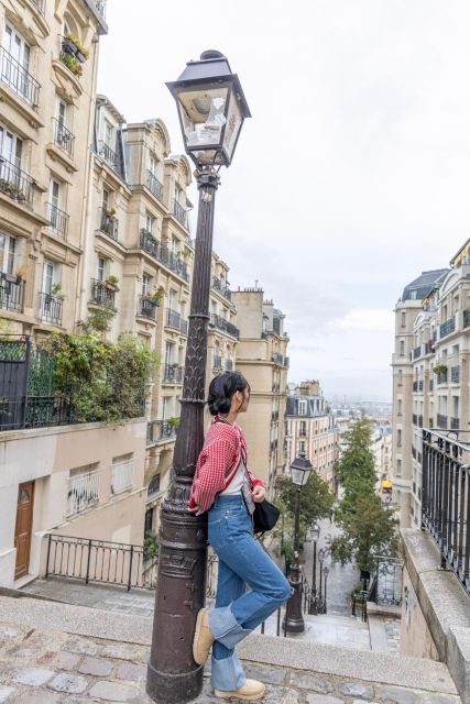 Montmartre Sacre Coeur area photoshoot by Paris photographer - Key points to know before booking