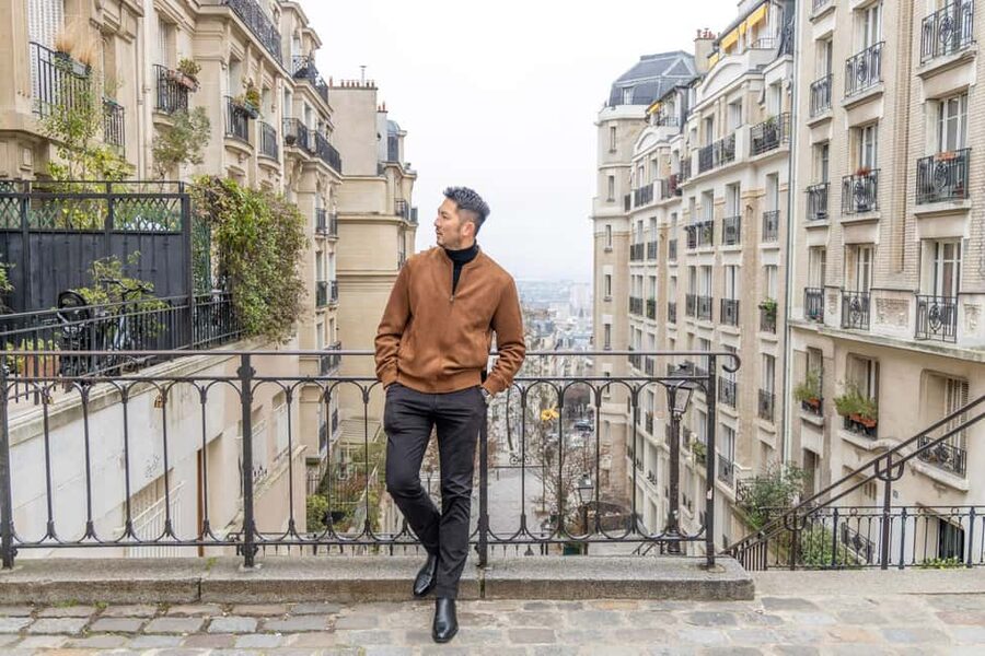 Montmartre Sacre Coeur area photoshoot by Paris photographer - Walking through Montmartre’s lanes and squares