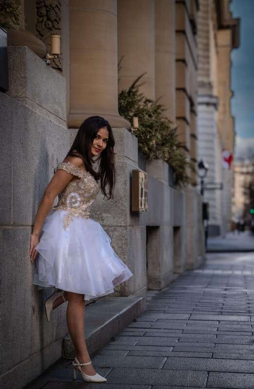 Montreal: Professional Photo Session with Delivery - Who gets the best value at $65 per person