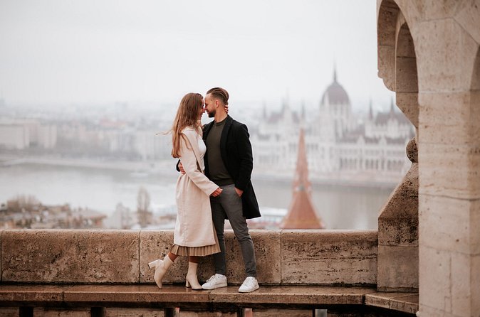 Morning Photoshoot in Beautiful Budapest - Who will get the most from this photo shoot