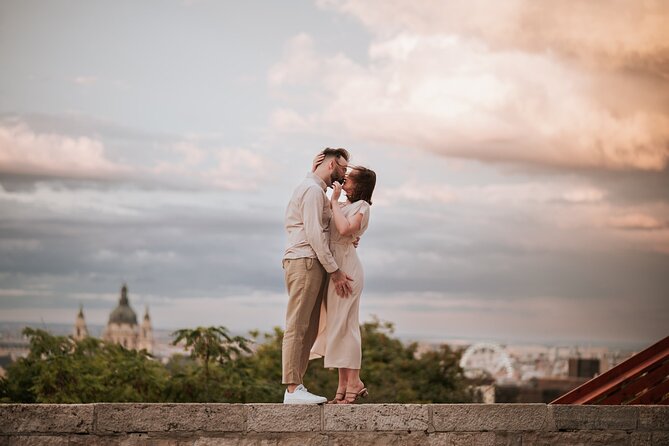 Morning Photoshoot in Beautiful Budapest - Posing help makes a real difference