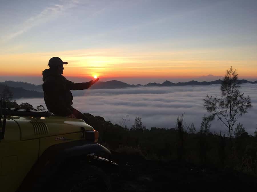 Mount Batur: Sunset/Sunrise 4WD Jeep Tour with Photographer - Black Lava after the viewpoint