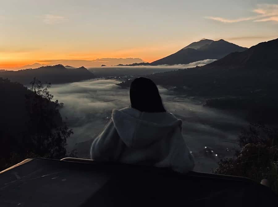 Mount Batur: Sunset/Sunrise 4WD Jeep Tour with Photographer - Pahdi Specialty Coffee in Kintamani