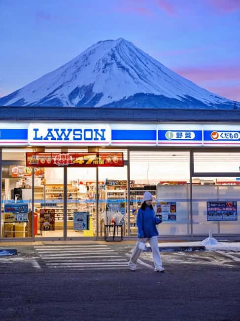 Mount Fuji 1-Day Trip: the Hottest Photography Tour - The guide, language, and pace