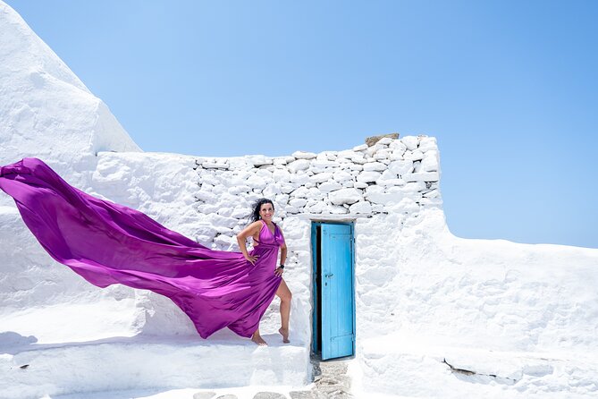 Mykonos: Flying Dress Photoshoot - How the photographer and assistant shape the session