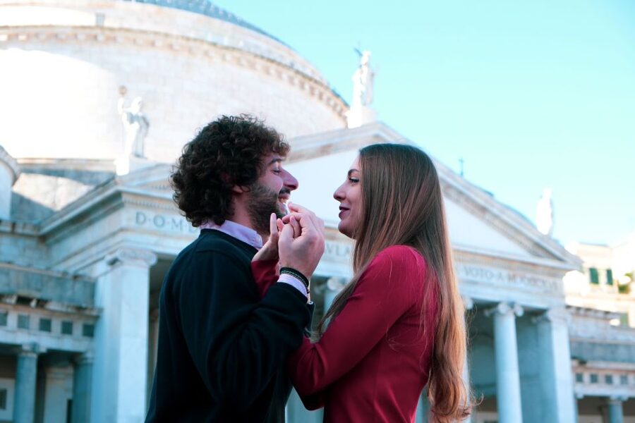 Naples: Private Photoshoot Plebiscito and Vesuvio View - Starting at Gran Caffè Gambrinus
