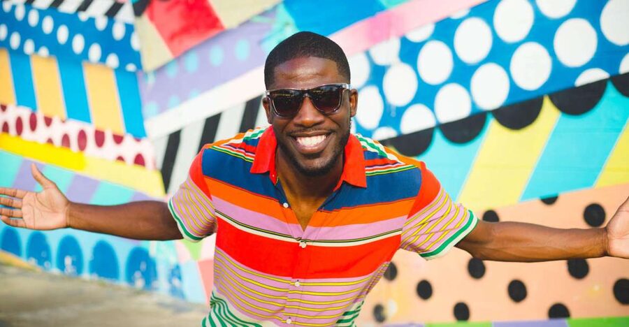 Nashville: Walking Tour and Photoshoot in The Gulch - Murals, wings, and the big Nashville photo
