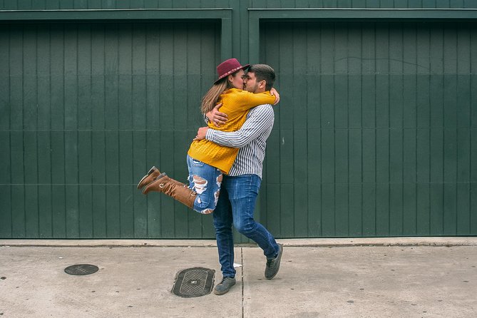 New Orleans French Quarter Photo Shoot - Café du Monde and the riverfront backdrop