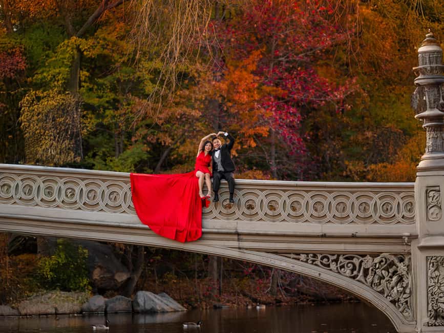 New York City: professional photoshoot Dumbo or Central Park - The Brooklyn Bridge photo stop
