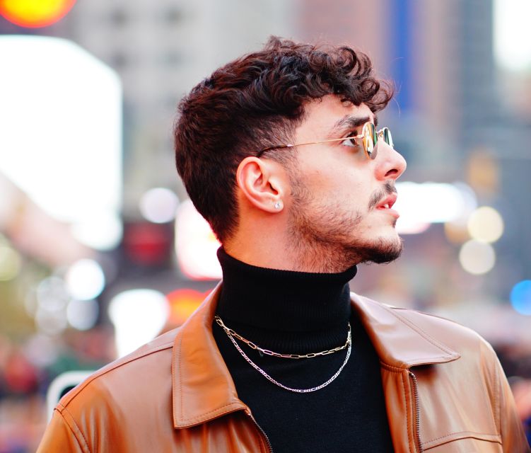 New York City: Solo or Couples Photoshoot in Times Square! - The 10-minute walk between Midtown landmarks