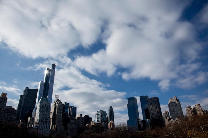 New York Icon Photography Tour led by a Local Photographer - Top of the Rock and MoMA: strong subjects, limited time