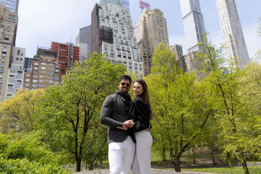 New York: Photoshoot in NYC Central Park 5th Ave - How Marcio handles posing and groups