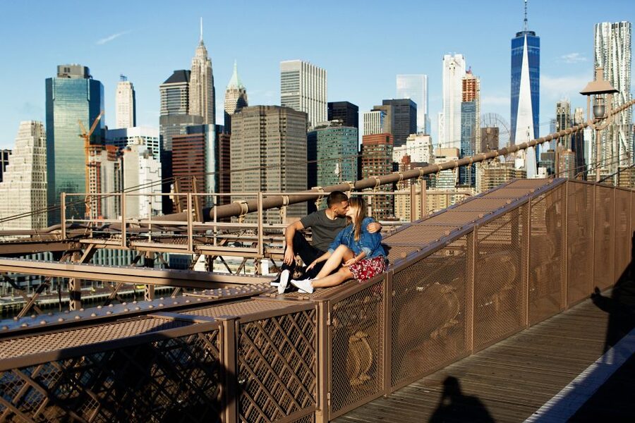 New York: Professional Photoshoot at Brooklyn Bridge - Starting at the Brooklyn Bridge staircase