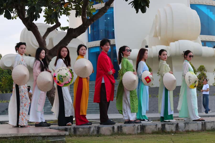 Nha Trang: Ao Dai Photoshoot with Cyclo Ride - Is $30 a fair price for 90 minutes?