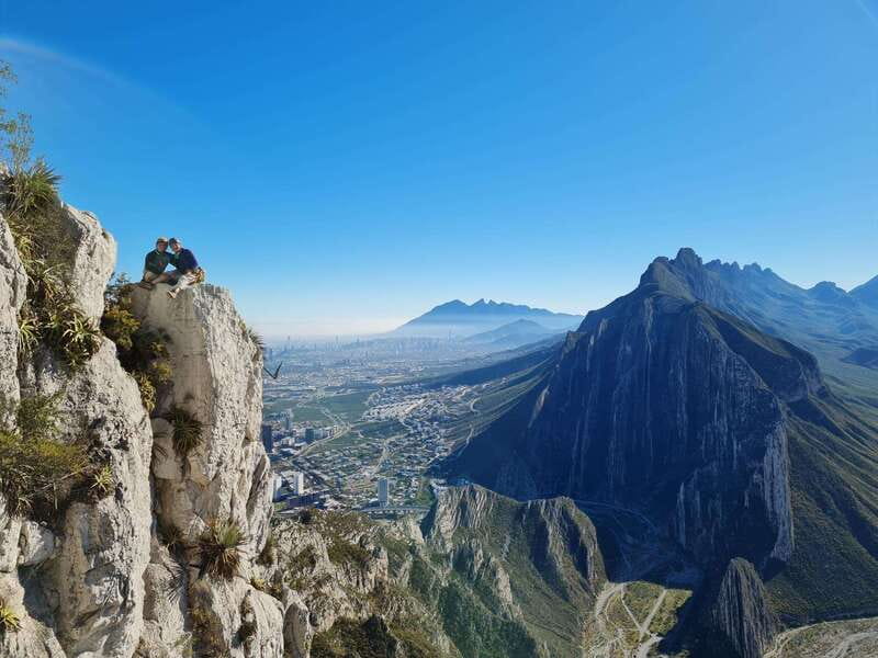 Nido de Aguiluchos: Hiking, rappel and breathtaking photos - The 10-meter chimney and the descent