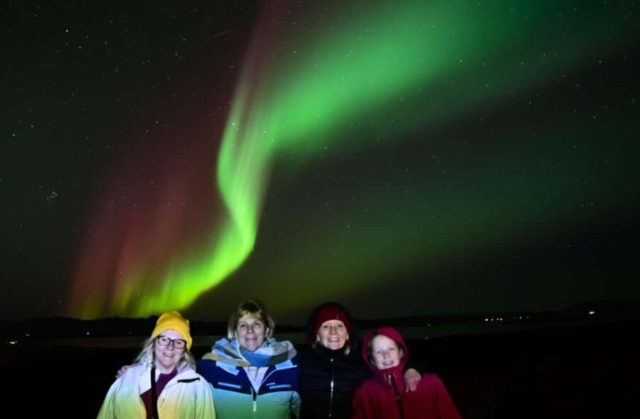 Northern Lights: 4x4 Adventure with Treats, Photos & Cocoa - Finding darkness beyond Reykjavik
