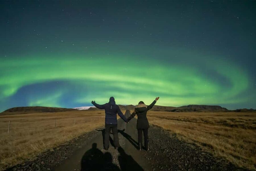 Northern Lights 4x4 Super, Photos, Hot Cocoa, Pastries - A small-group search instead of a big coach ride