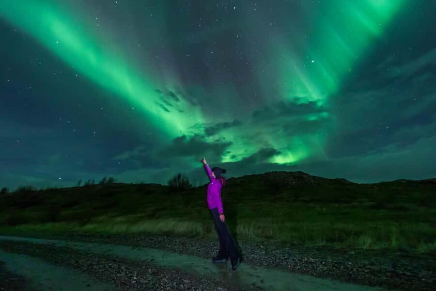 Northern Lights 4x4 Super, Photos, Hot Cocoa, Pastries - The real value at $162 per person