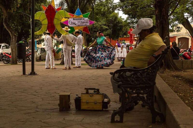 Oaxaca walking tour with a local photographer - Practicing Spanish without losing the photography lesson