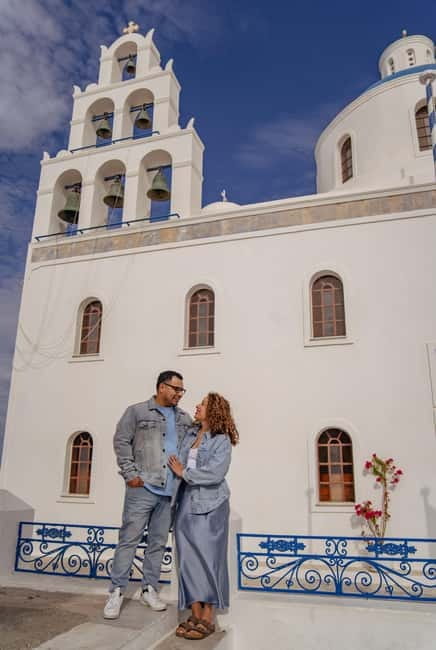 Oia: Couple Photoshoot Seprate Entrance to Blue Dome - Is $176 good value for three people?
