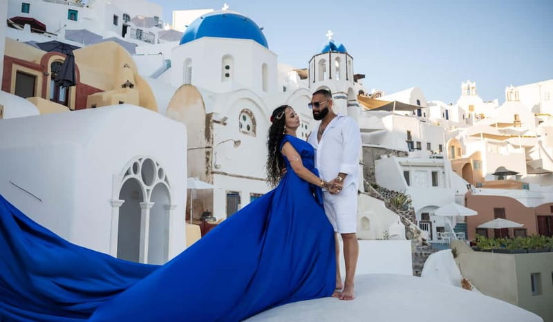 Oía: Santorini Professional Photoshoot with Edited Photos - Moving through Oia’s best photo spots