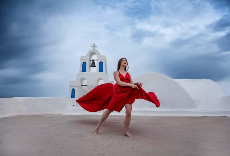Oía: Santorini Professional Photoshoot with Edited Photos - Choosing the right time, from bright sun to sunset