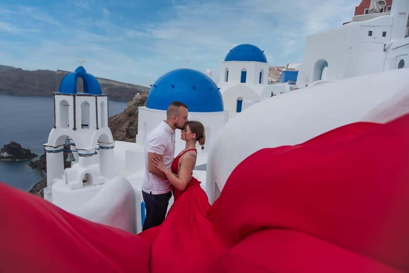 Oía: Santorini Professional Photoshoot with Edited Photos - Who will get the most from this session?