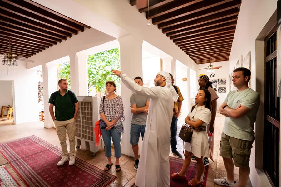 Old Dubai Guided Tour With Photographer: Souks & Street Food - Walking Al Fahidi’s narrow lanes