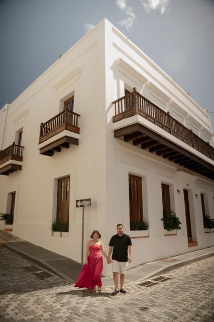 Old San Juan: Photoshoot Walking Tour - Fortaleza Street and the umbrella finale