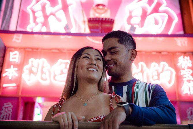Osaka Dotonbori Night Photoshoot Private | Pro Photographer - Posing help for people who feel awkward