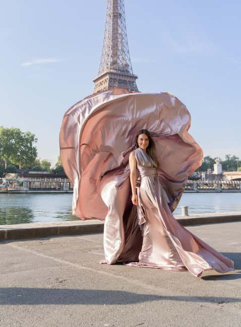 Paris: Eiffel Tower Flying-Dress Photoshoot jonadress - Trocadéro views and the flying dress