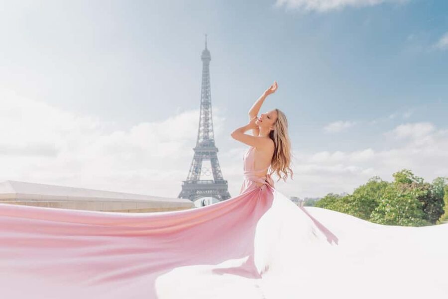 Paris: Eiffel Tower Glamor Photoshoot with Dress Options - Who will enjoy this most