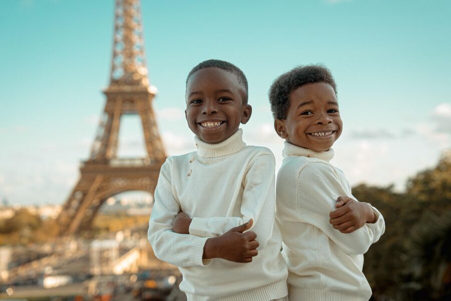 Paris: Eiffel Tower & Louvre Photoshoot (High End Edits) - Who should book this Paris photo session?
