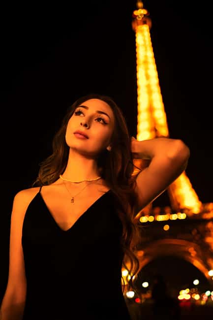 Paris: Eiffel Tower Night Photoshoot with 20 High End Edits - Timing, flexibility, and access