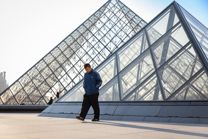 Paris: Eiffel Tower or Louvre Photoshoot - Best Spots - Why the $130.33 group price can be a good deal