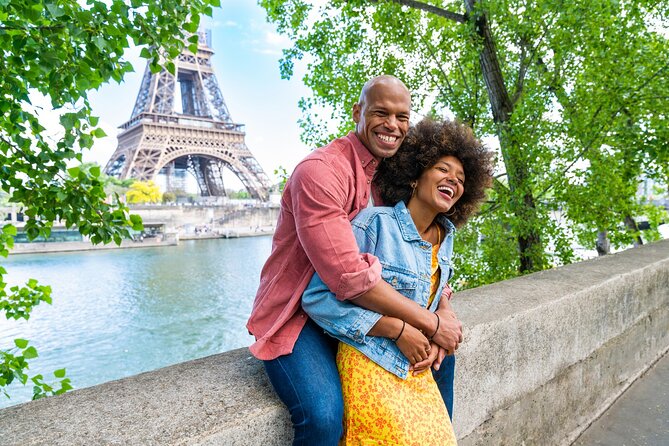 Paris: Eiffel Tower Photo Shoot - Booking, weather, and cancellation details