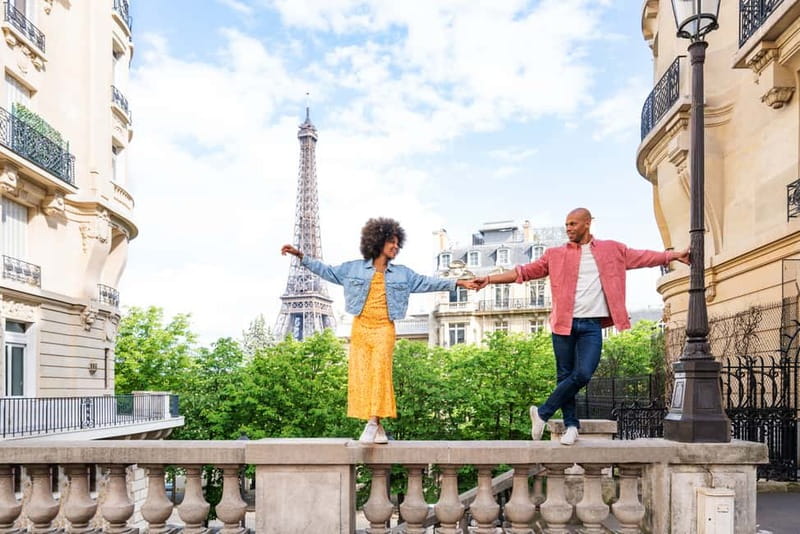 Paris: Eiffel Tower Photoshoot - Photo delivery, upgrades, and what you actually receive