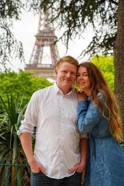 Paris: Eiffel Tower Photoshoot with a Professional - Why the photographer makes such a difference