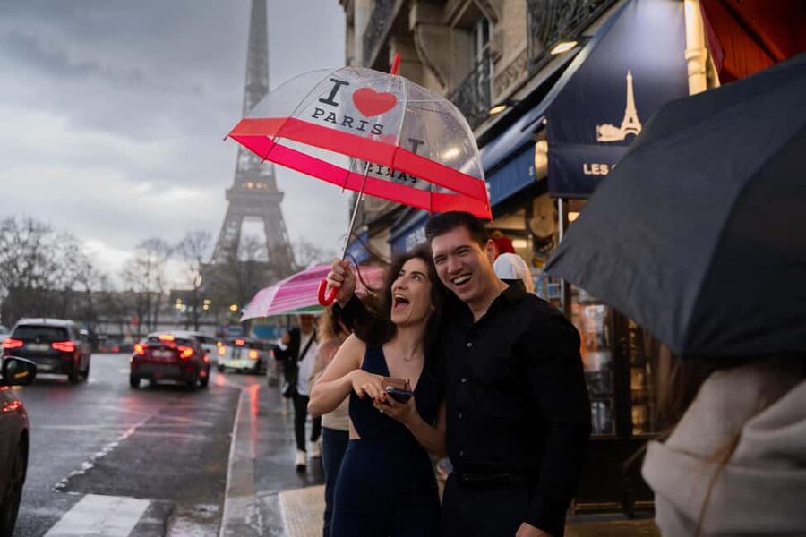 Paris: Eiffel Tower Premium Photoshoot - Why Posing Help Matters More Than Fancy Equipment
