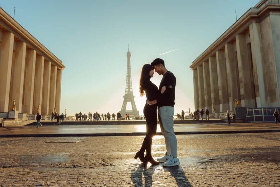 Paris: Eiffel Tower Street Photoshoot - Key points to know before booking