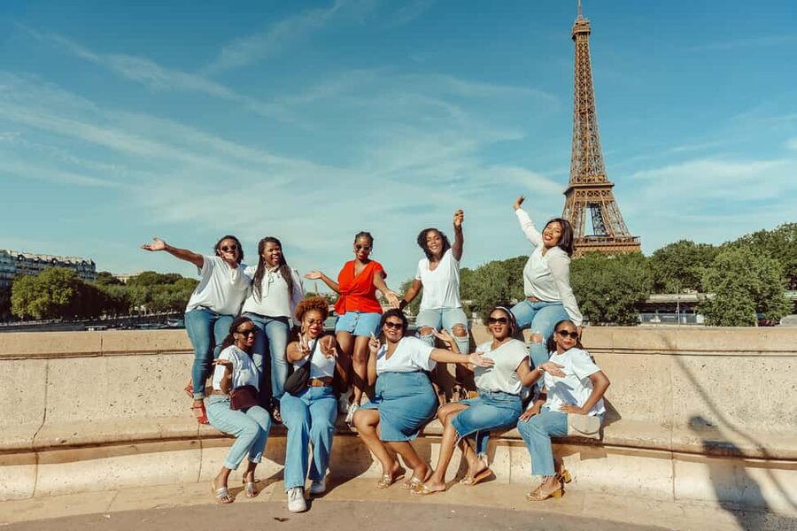 Paris: Eiffel Tower Street Photoshoot - Why this Eiffel Tower photo session works