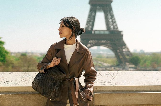 Paris: Eiffel Tower Vintage Photoshoot - How the photoshoot unfolds