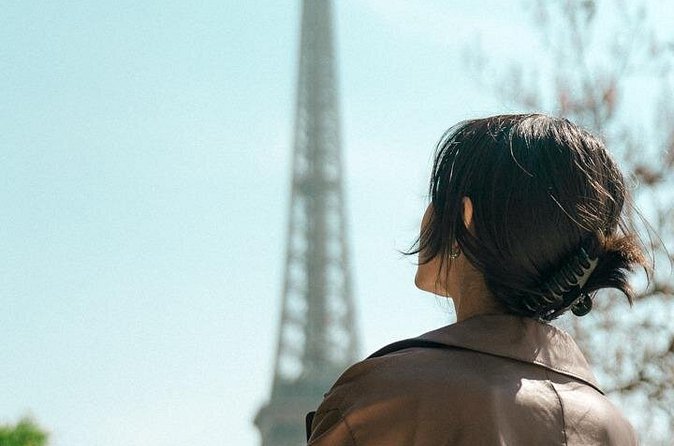 Paris: Eiffel Tower Vintage Photoshoot - Why Federica’s posing help matters