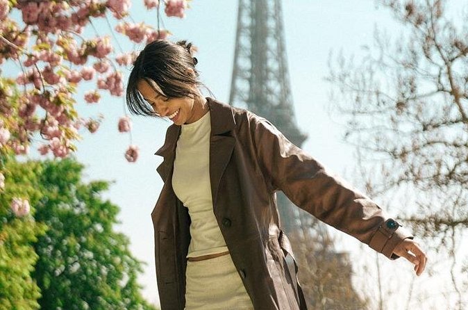 Paris: Eiffel Tower Vintage Photoshoot - Starting at Théâtre de Chaillot