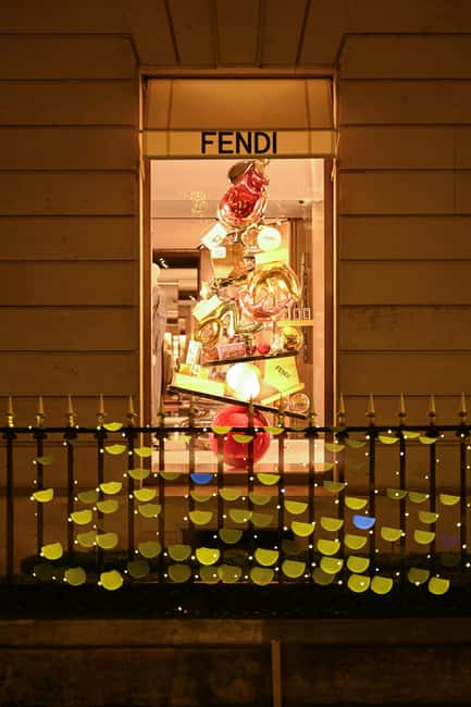 Paris: Experience the magic of Christmas on a walk with a pro photographer - What you receive for $70