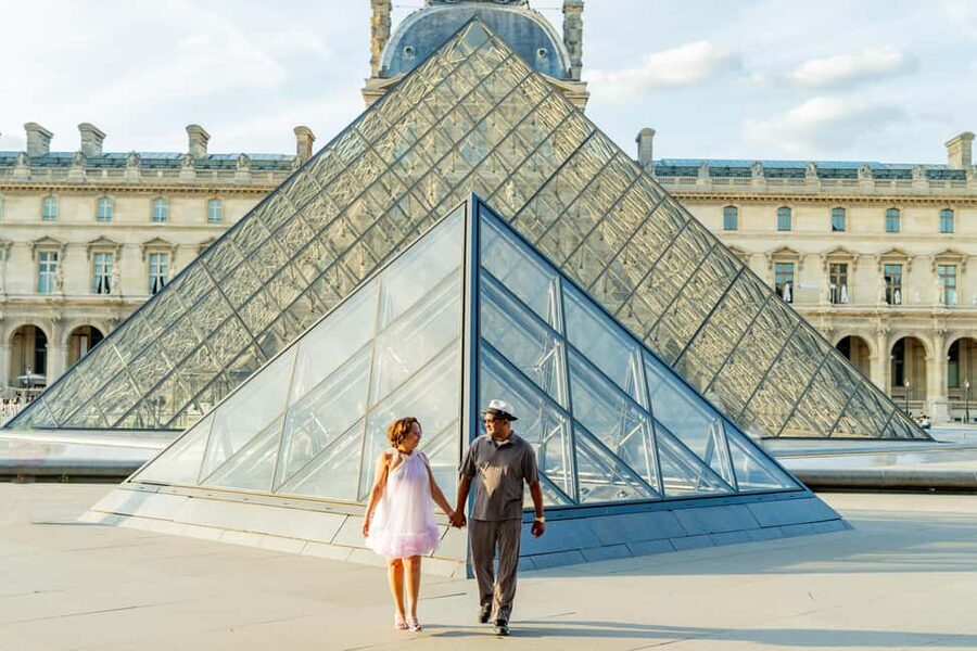 Paris: Louvre Photo Shoot - Price, group size, and overall value